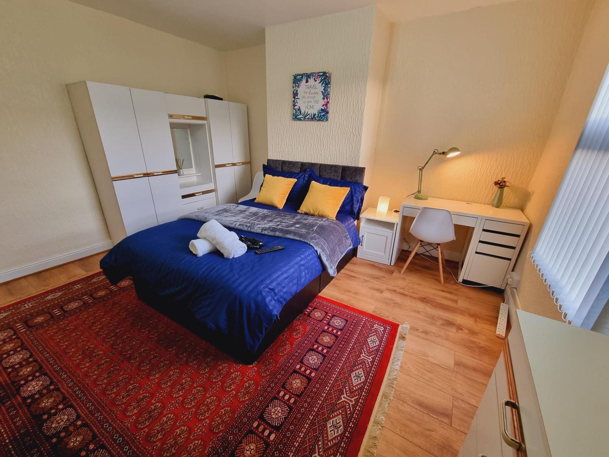 Spacious Two Bedroom House, Parking And Wifi Лидс Экстерьер фото